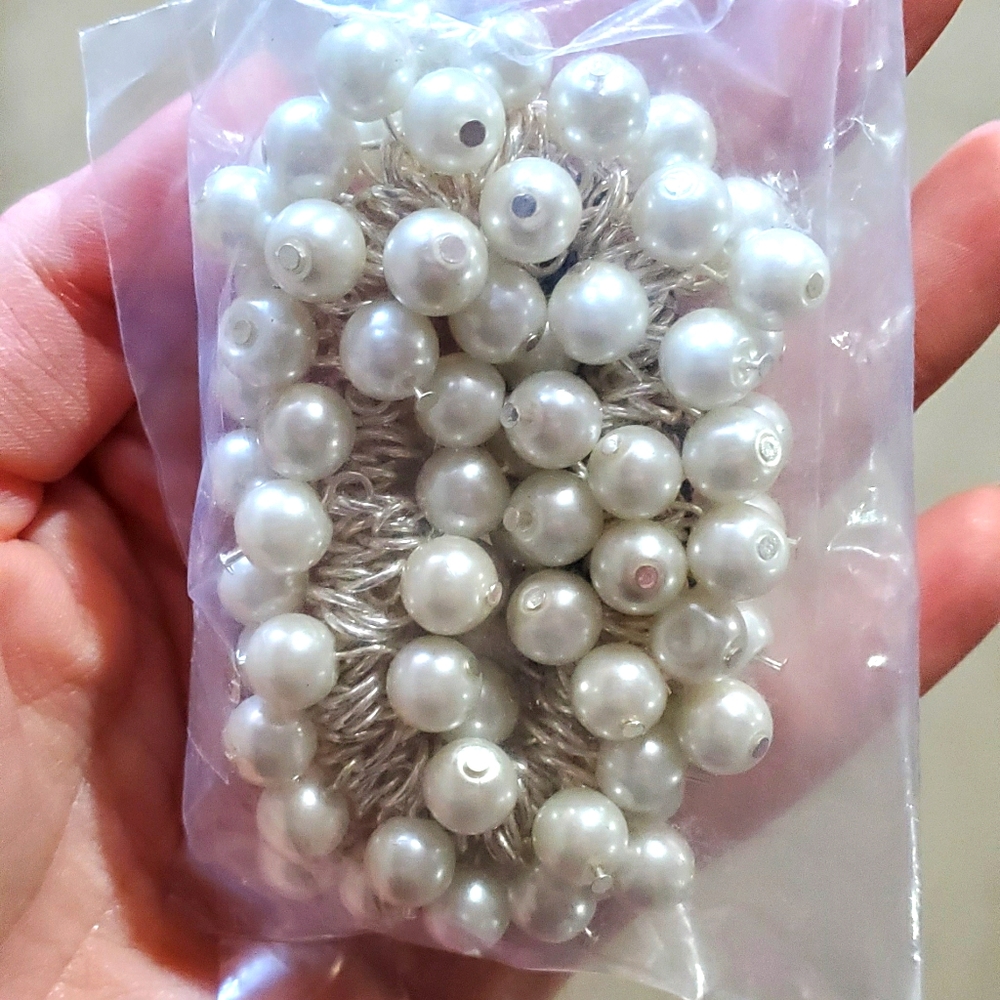 Bracelet (pearl dangle bauble bracelet)